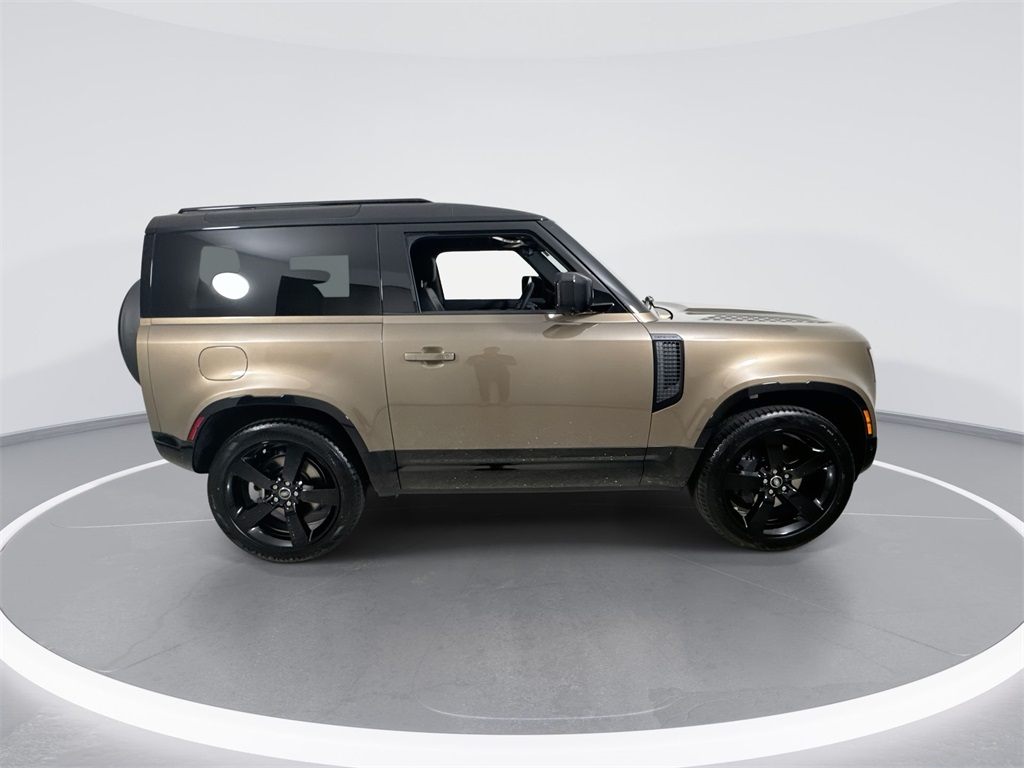 2025 Land Rover Defender 90 X-Dynamic SE photo 9