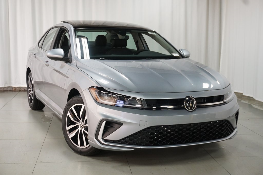 2025 Volkswagen Jetta 1.5T SE photo 3