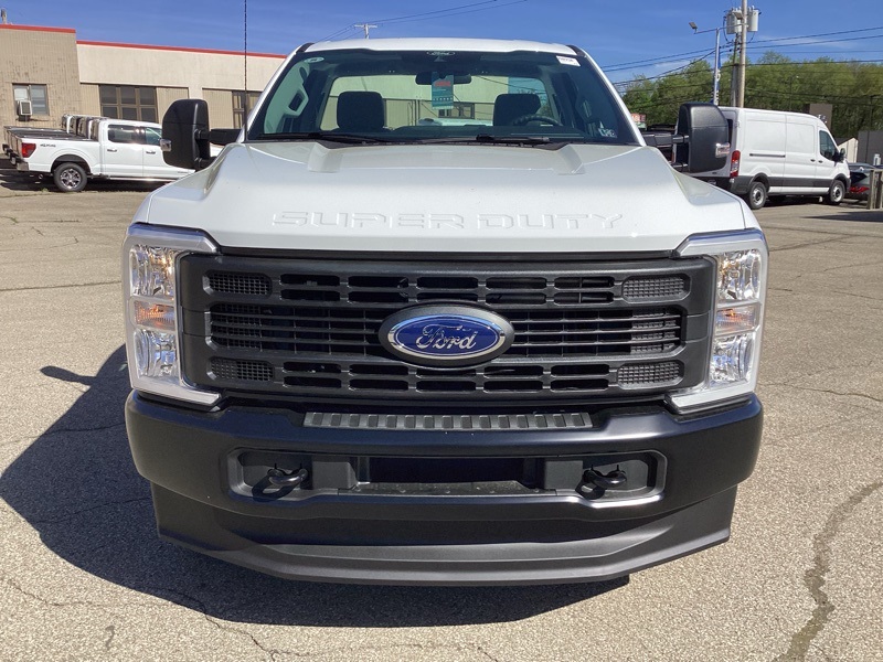 2025 Ford F-350 photo 2