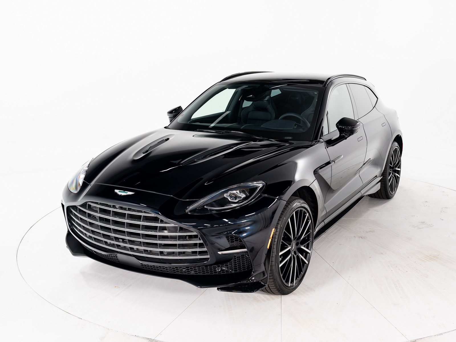 2025 Aston Martin DBX