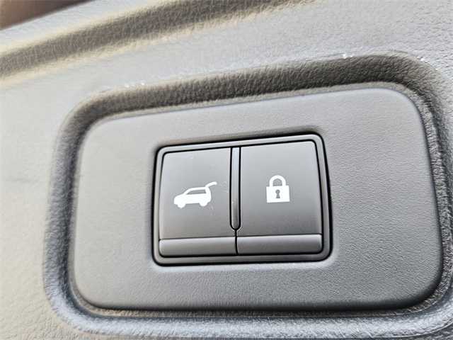 2025 Nissan Pathfinder SV photo 10