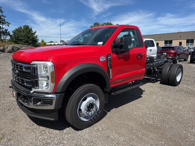 2025 Ford F-600 photo 2