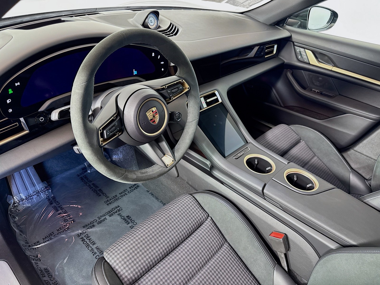 2025 Porsche Taycan 4S photo 4