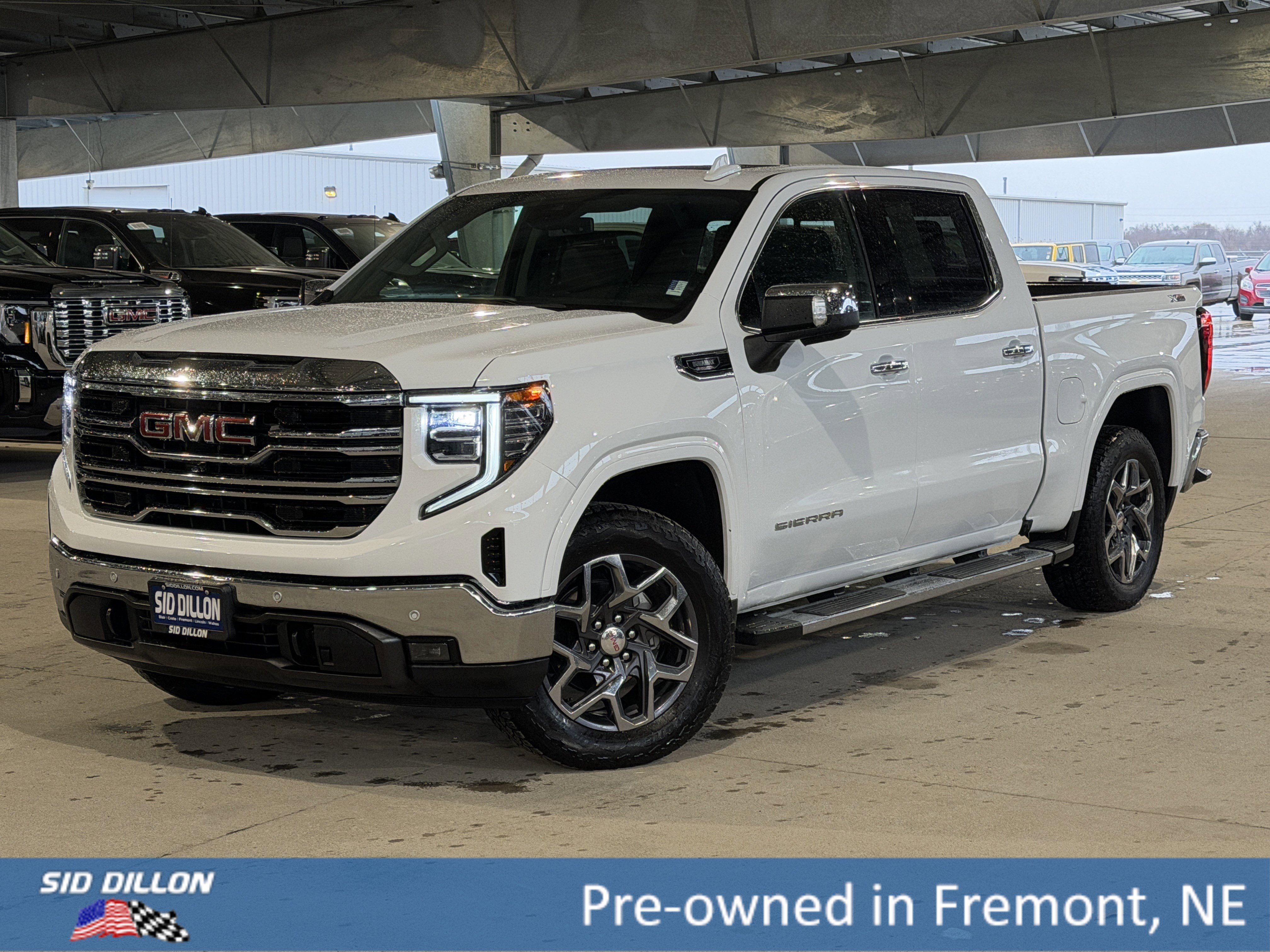 2025 GMC Sierra 1500 SLT's photo