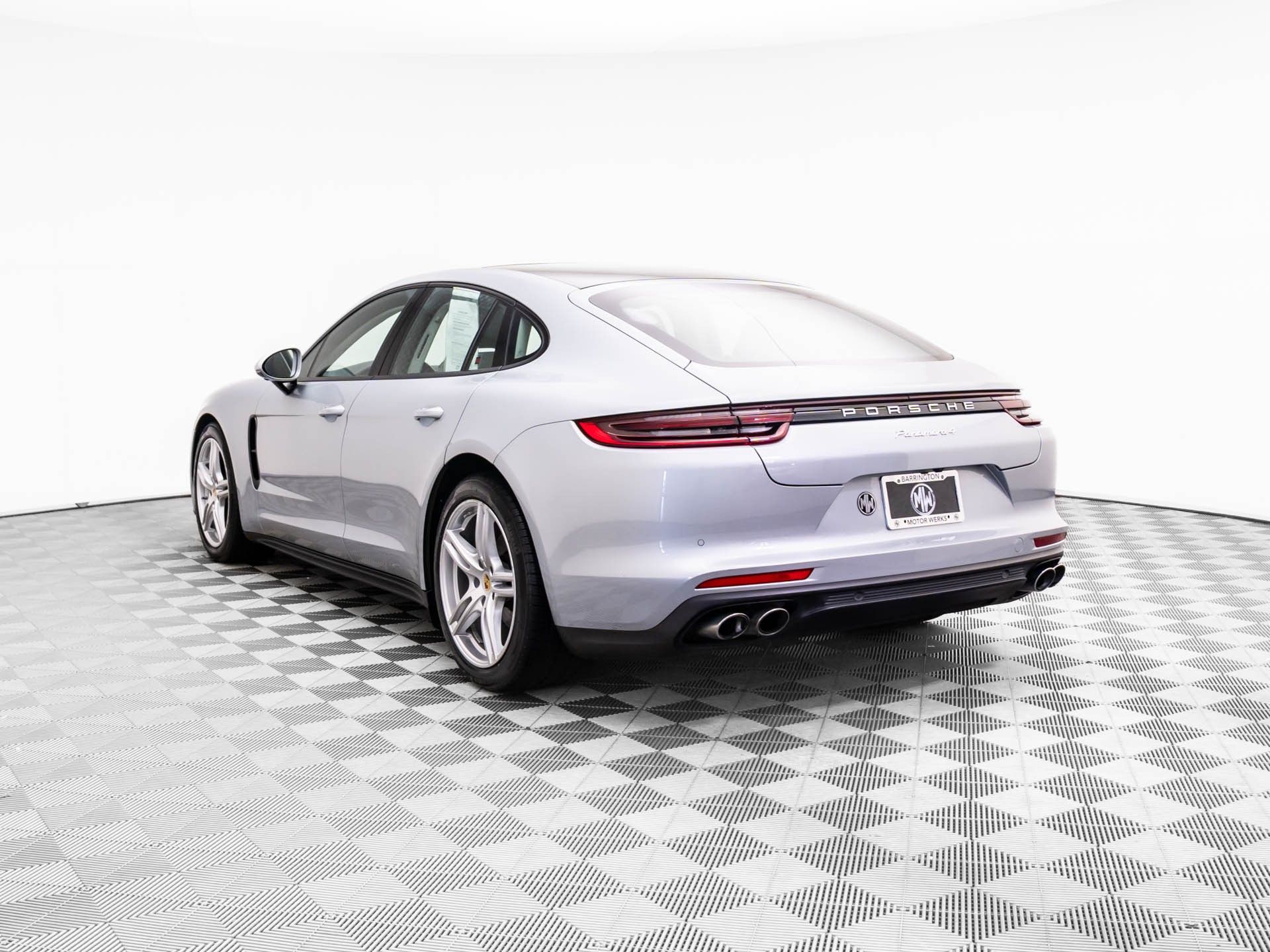 2020 Porsche Panamera 4 photo 3