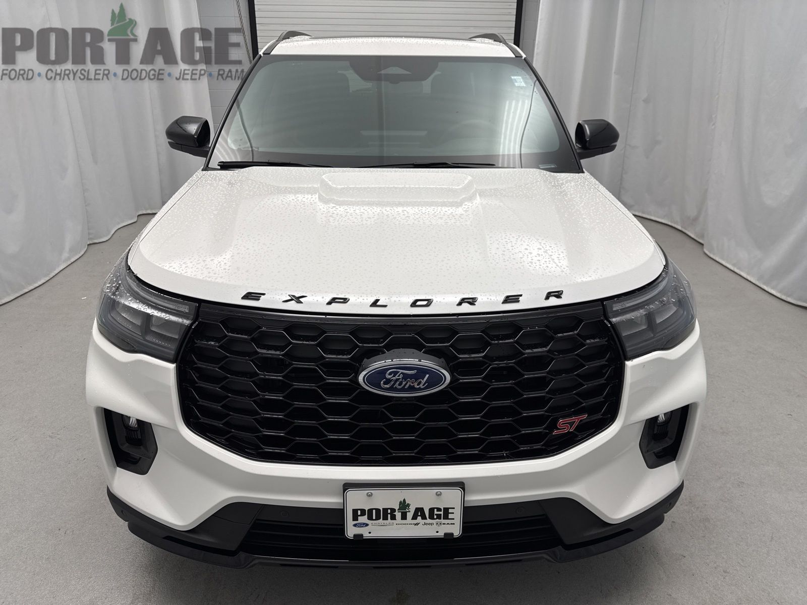 2025 Ford Explorer ST photo 6