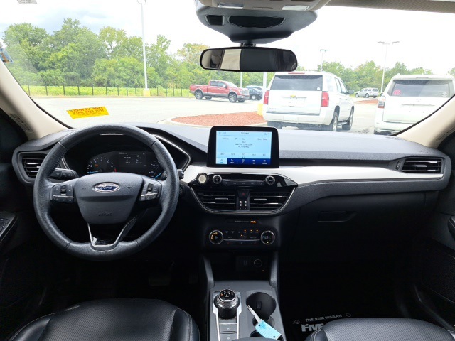 2020 Ford Escape SEL photo 23