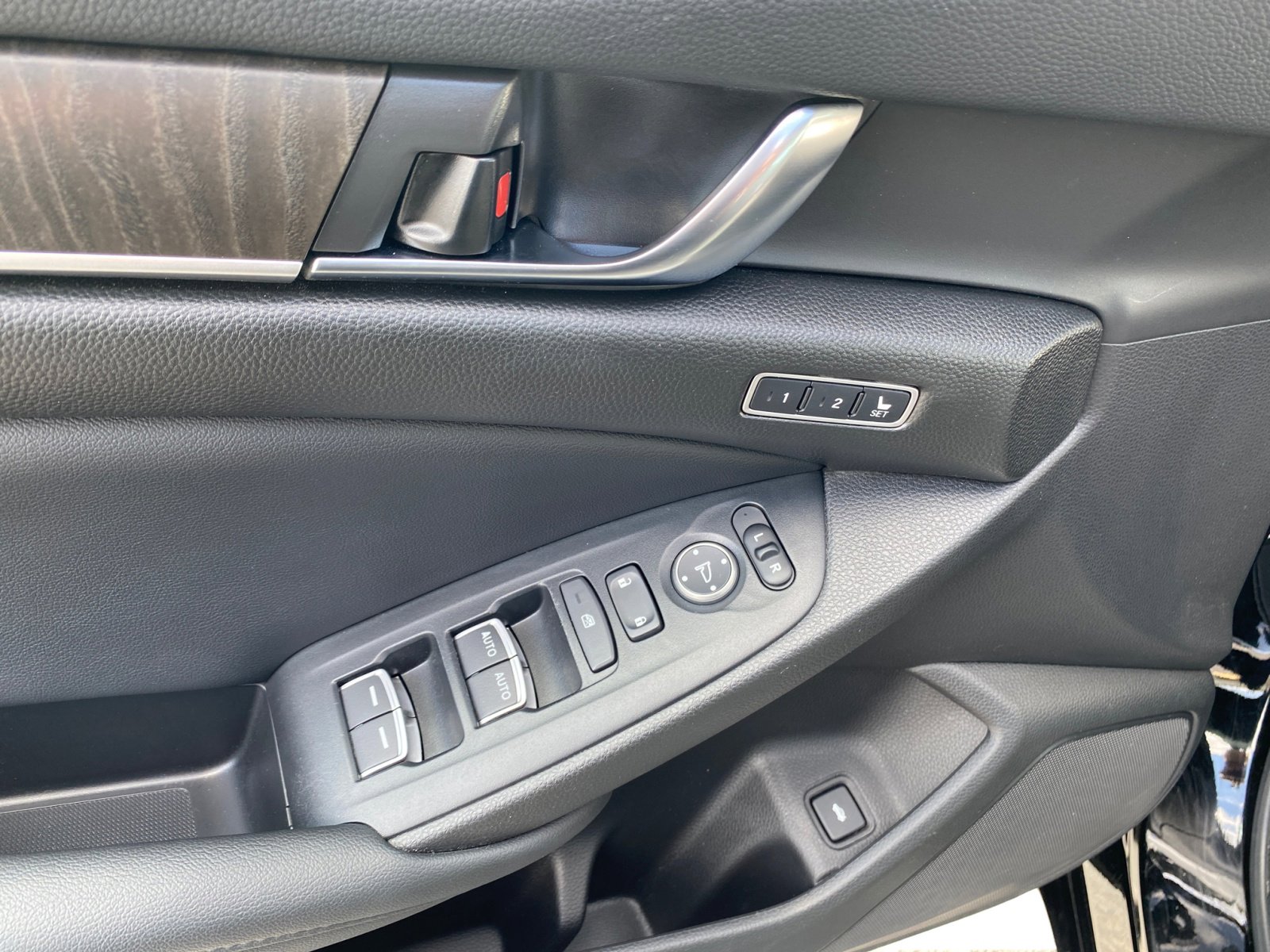 PreOwned 2022 Honda Accord Sedan 1.5T EXL in Olathe Honda of Olathe