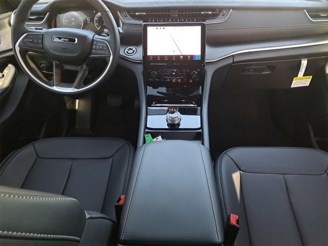 2025 Jeep Grand Cherokee Limited photo 14