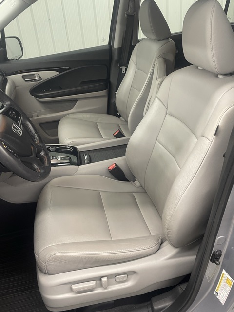 2020 Honda Pilot Touring photo 12