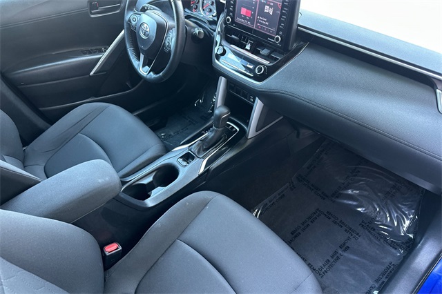2022 Toyota Corolla Cross LE photo 15