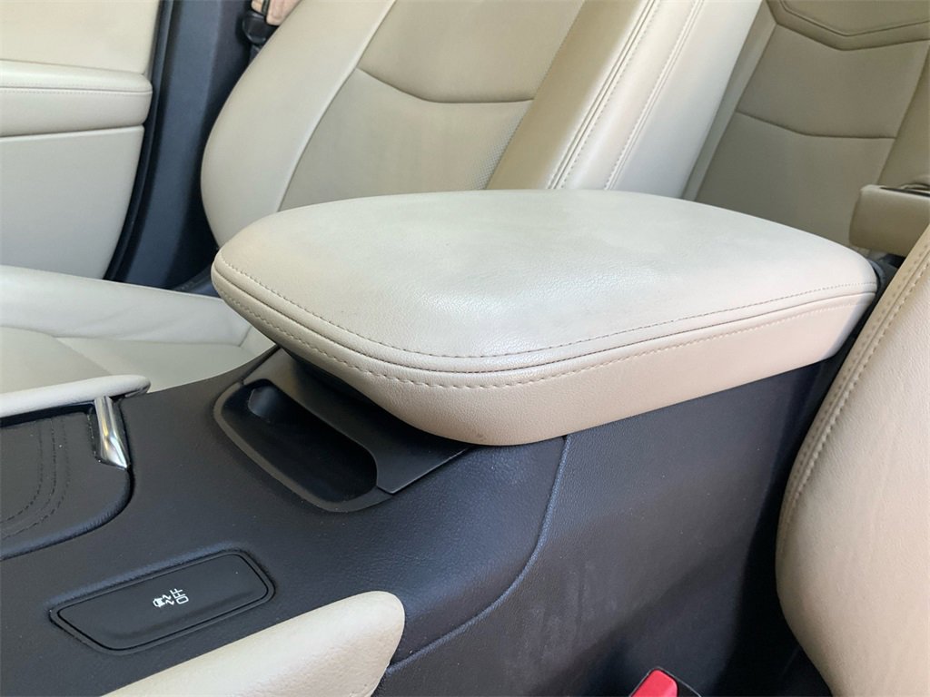 2019 Cadillac XT4 Luxury photo 9