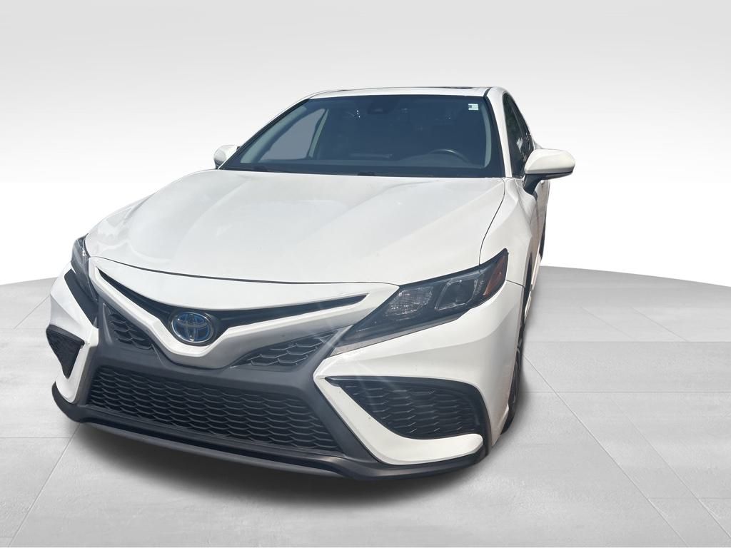 2022 Toyota Camry Hybrid SE photo 4