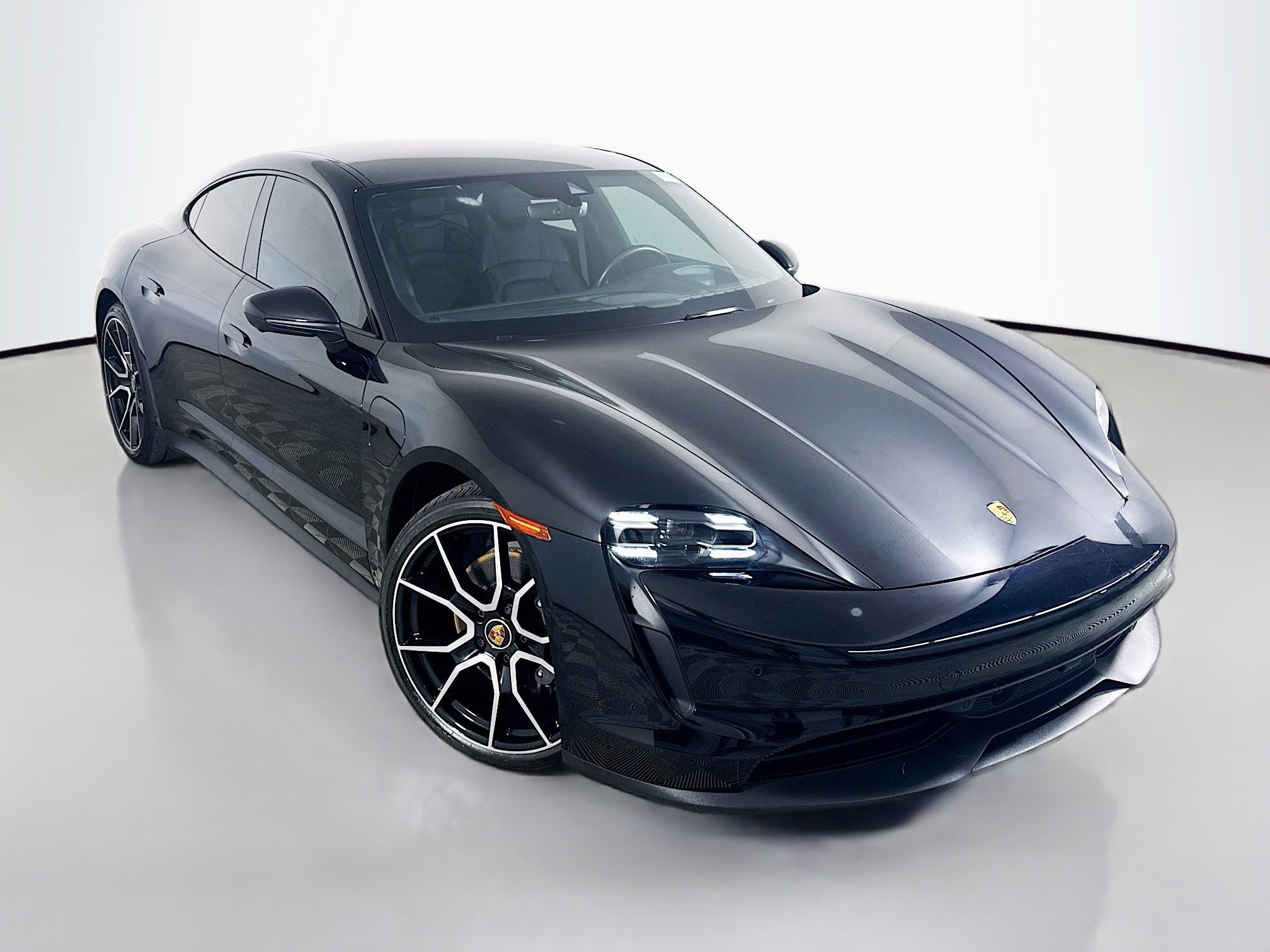 2023 Porsche Taycan Base's photo