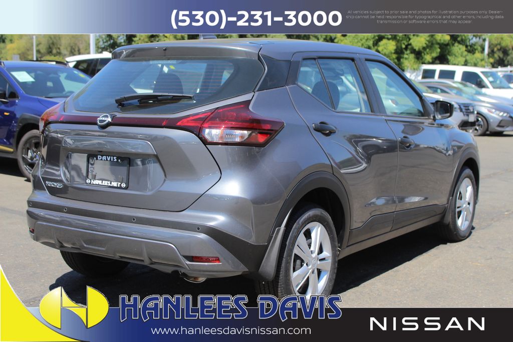 2025 Nissan Kicks Play S photo 6