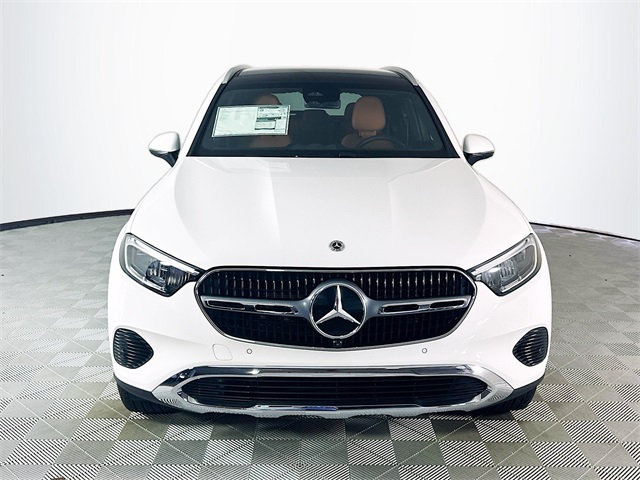 2025 Mercedes Benz GLC 300 4MATIC photo 2