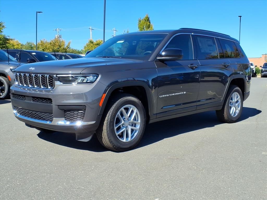 2025 Jeep Grand Cherokee L Laredo's photo