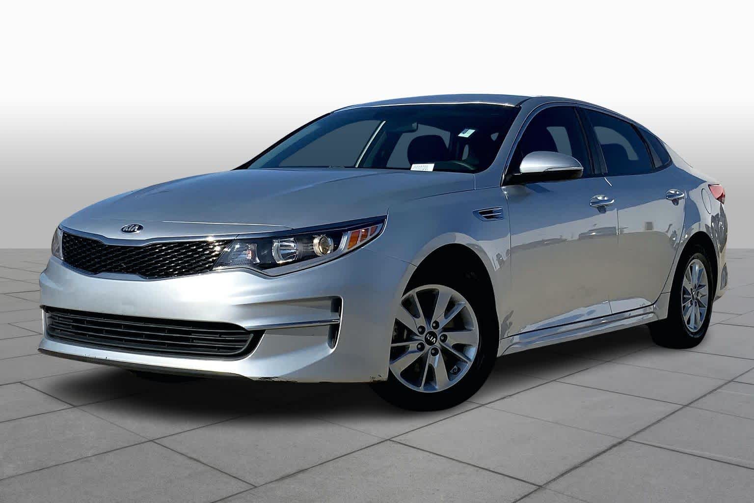 2018 Kia Optima LX's photo