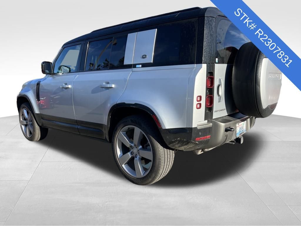 2024 Land Rover Defender X-Dynamic SE photo 3