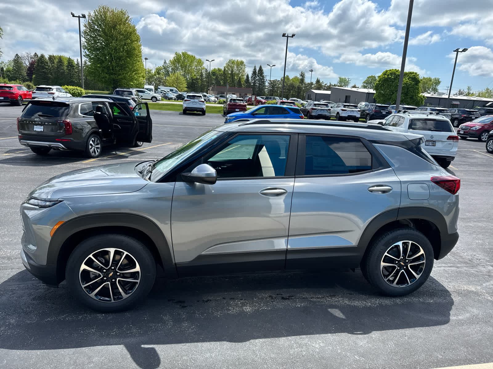 2025 Chevrolet Trailblazer LT photo 9