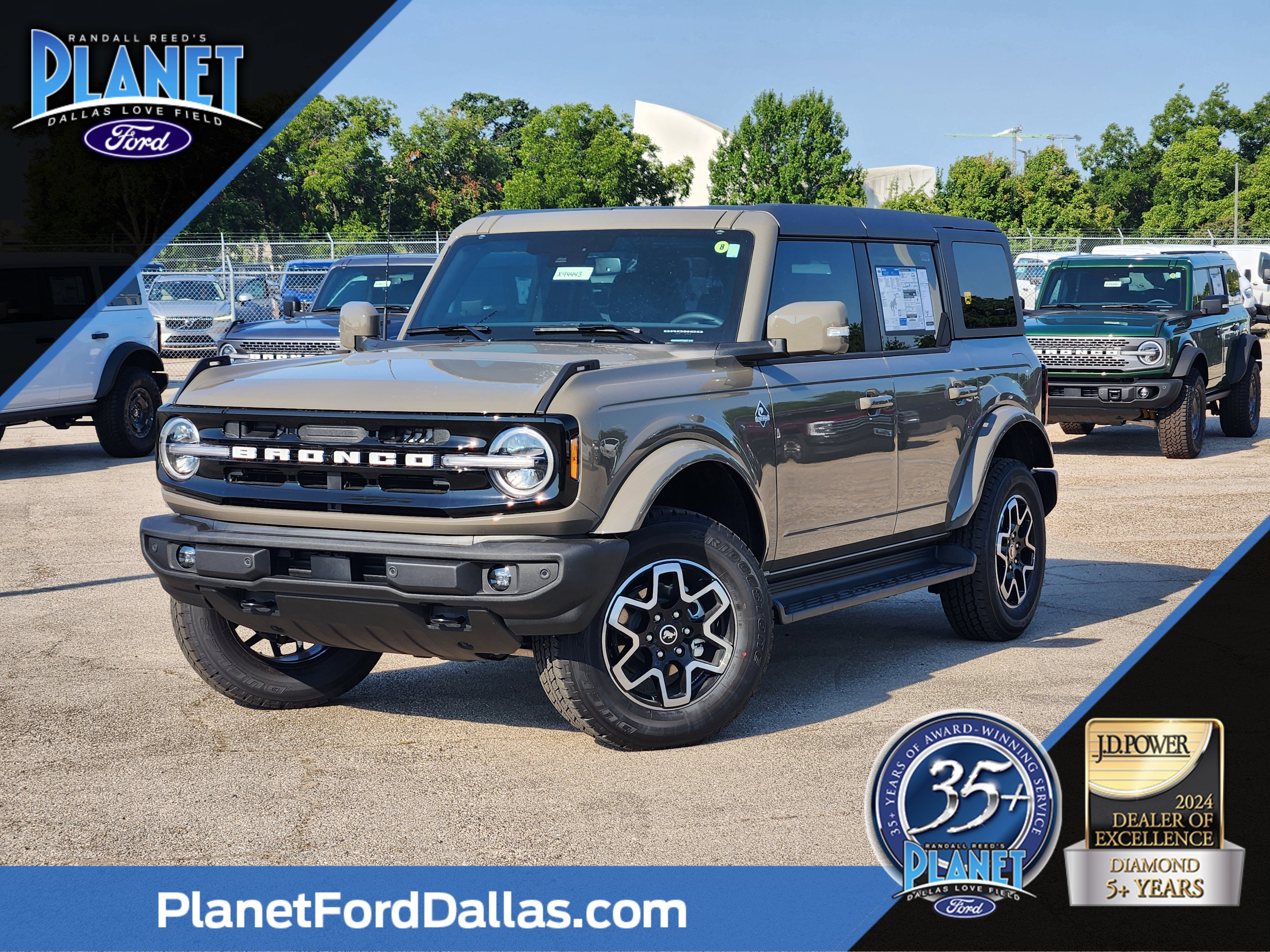 2025 Ford Bronco 4-Door Outer Banks's photo