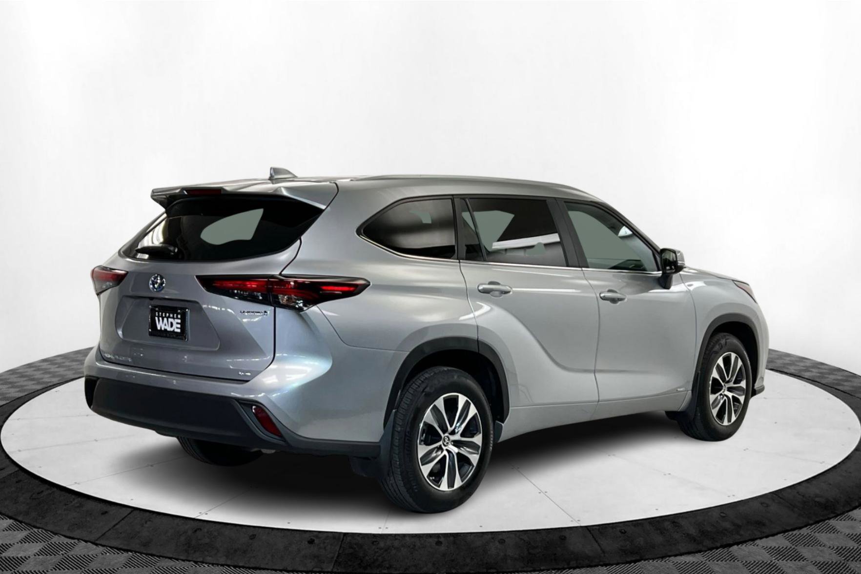 2024 Toyota Highlander Hybrid XLE photo 5