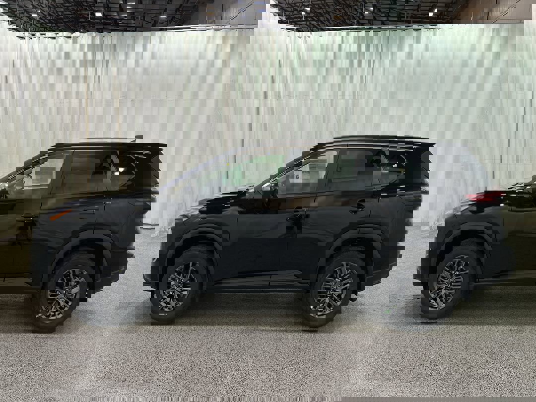 2026 Nissan Rogue S photo 2