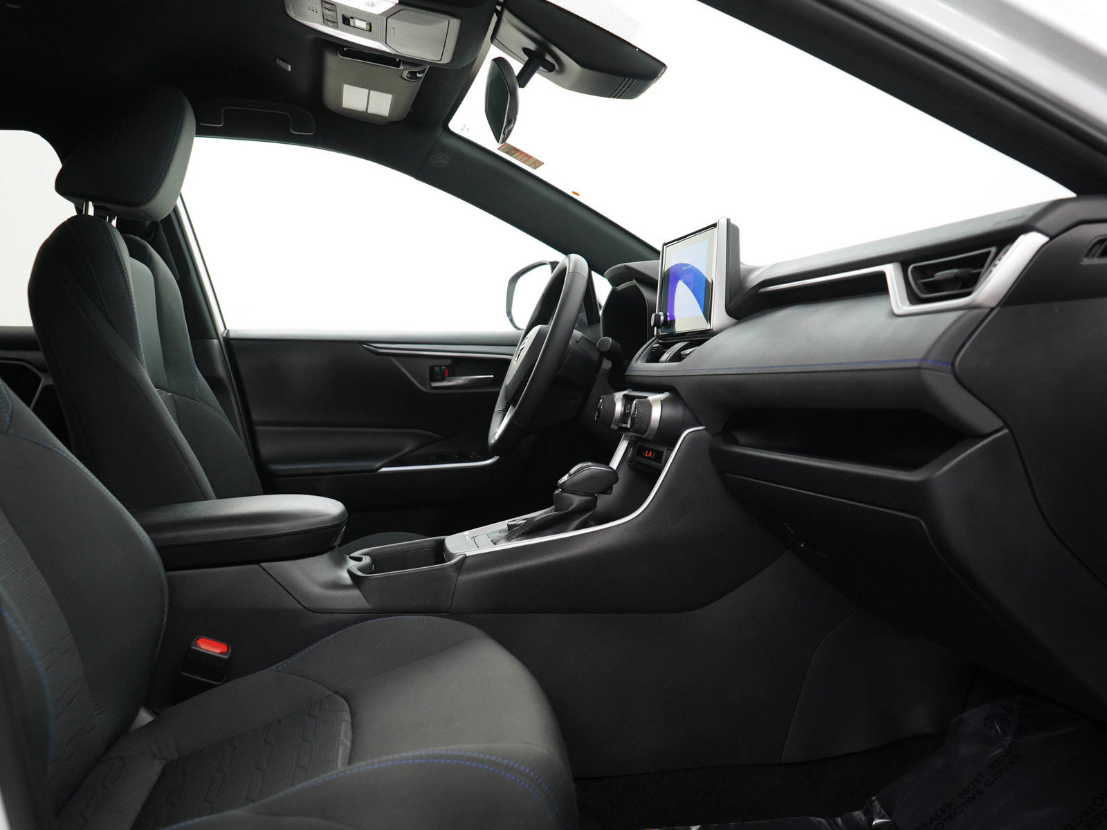 2024 Toyota RAV4 Hybrid SE photo 7