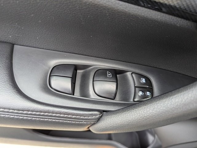 2016 Nissan Rogue SL photo 20