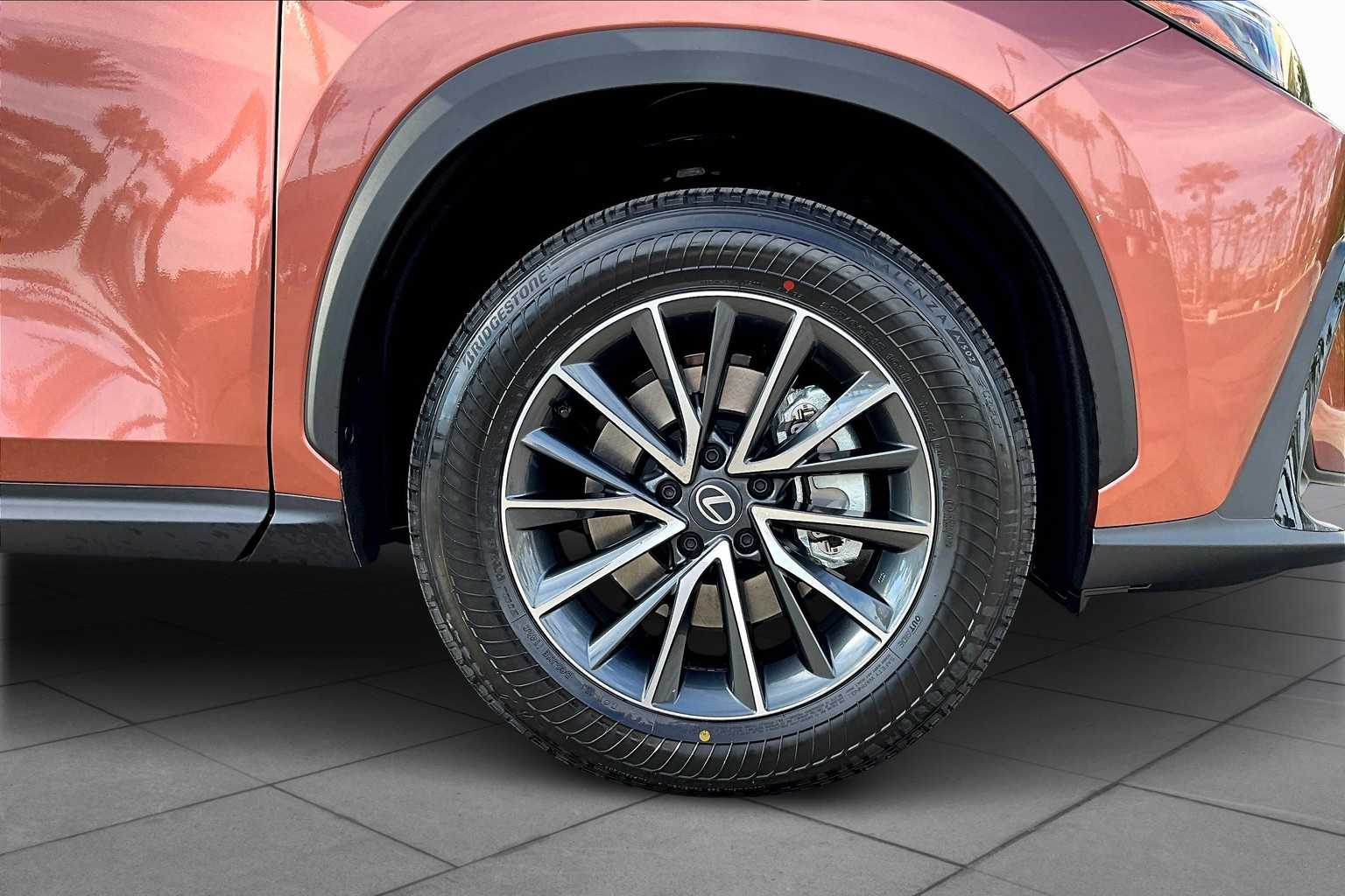 2026 Lexus NX 350 photo 9