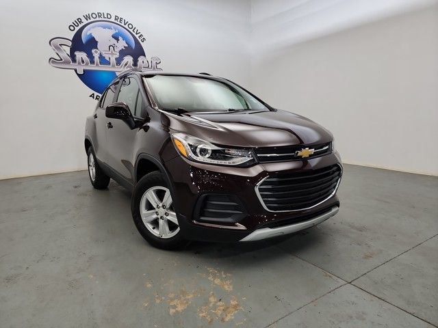 2022 Chevrolet Trax LT photo 2