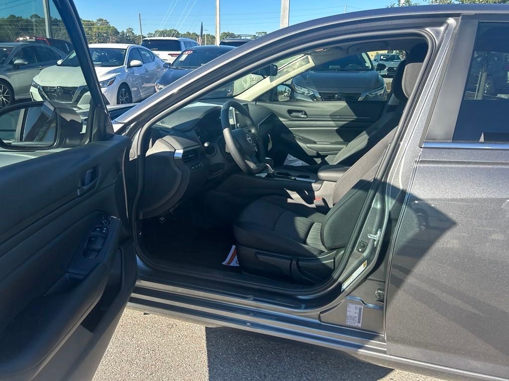 2025 Nissan Altima 2.5 S photo 12