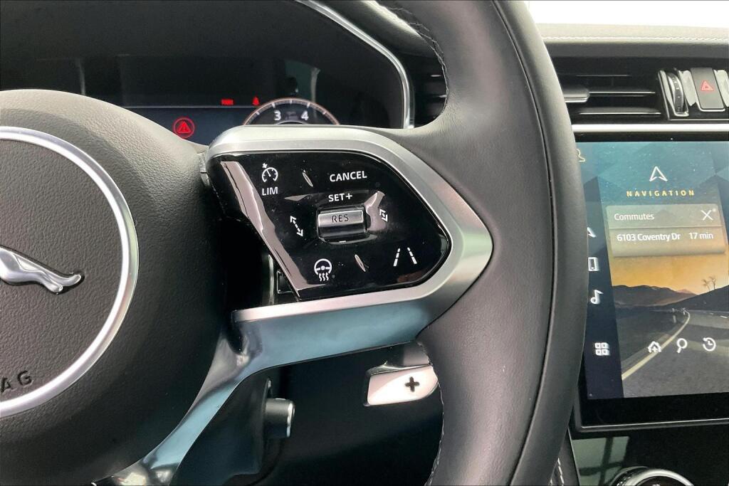 2025 Jaguar F-PACE P250 R-Dynamic S photo 13
