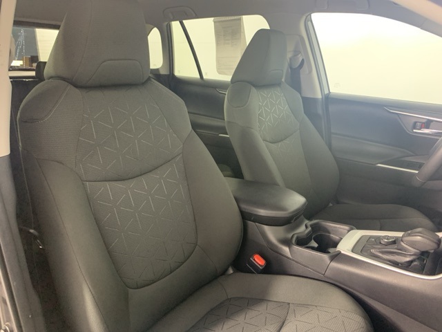 2021 Toyota RAV4 Hybrid XLE photo 24