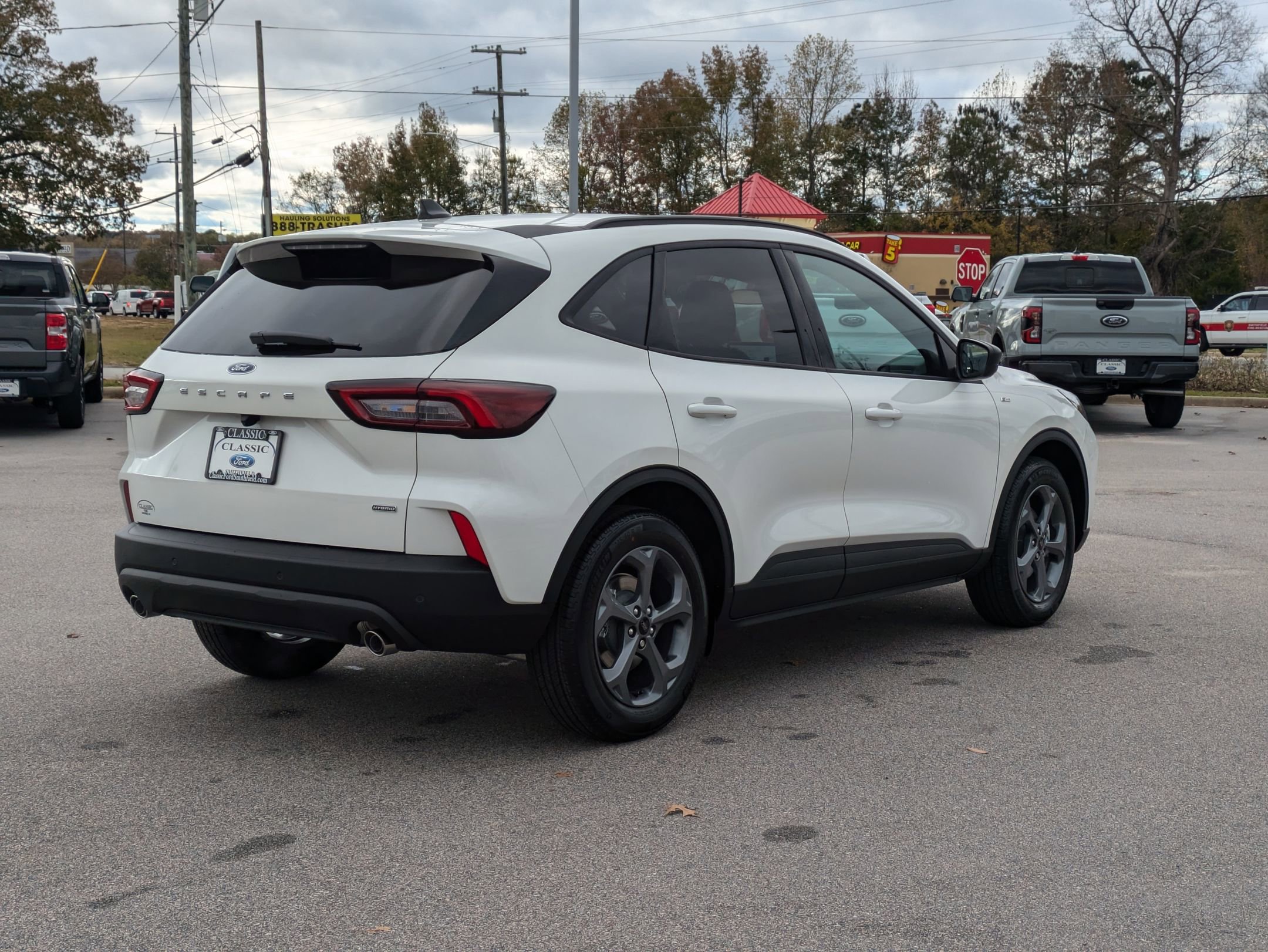 2025 Ford Escape ST-Line photo 4