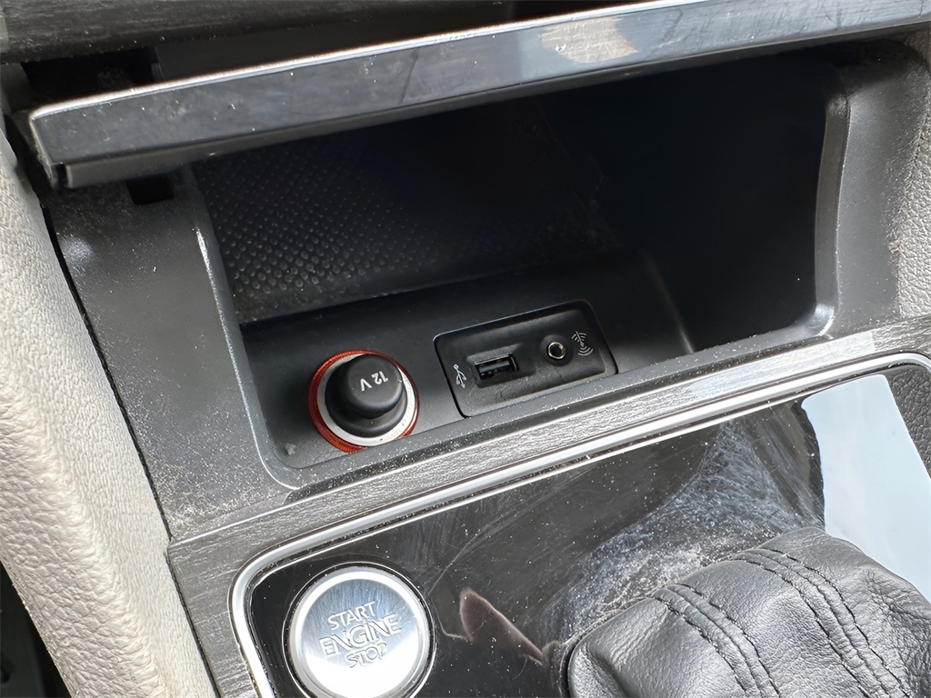2018 Volkswagen Passat SE photo 18