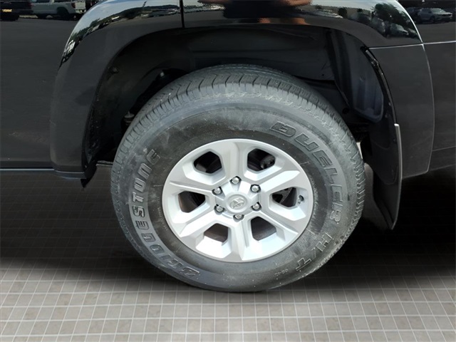 2023 Toyota 4Runner SR5 Premium photo 4