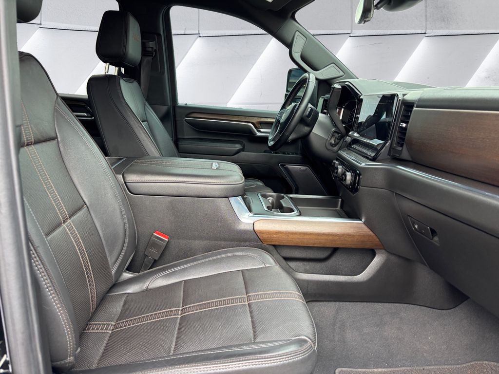 2024 Chevrolet Silverado 2500HD High Country photo 11