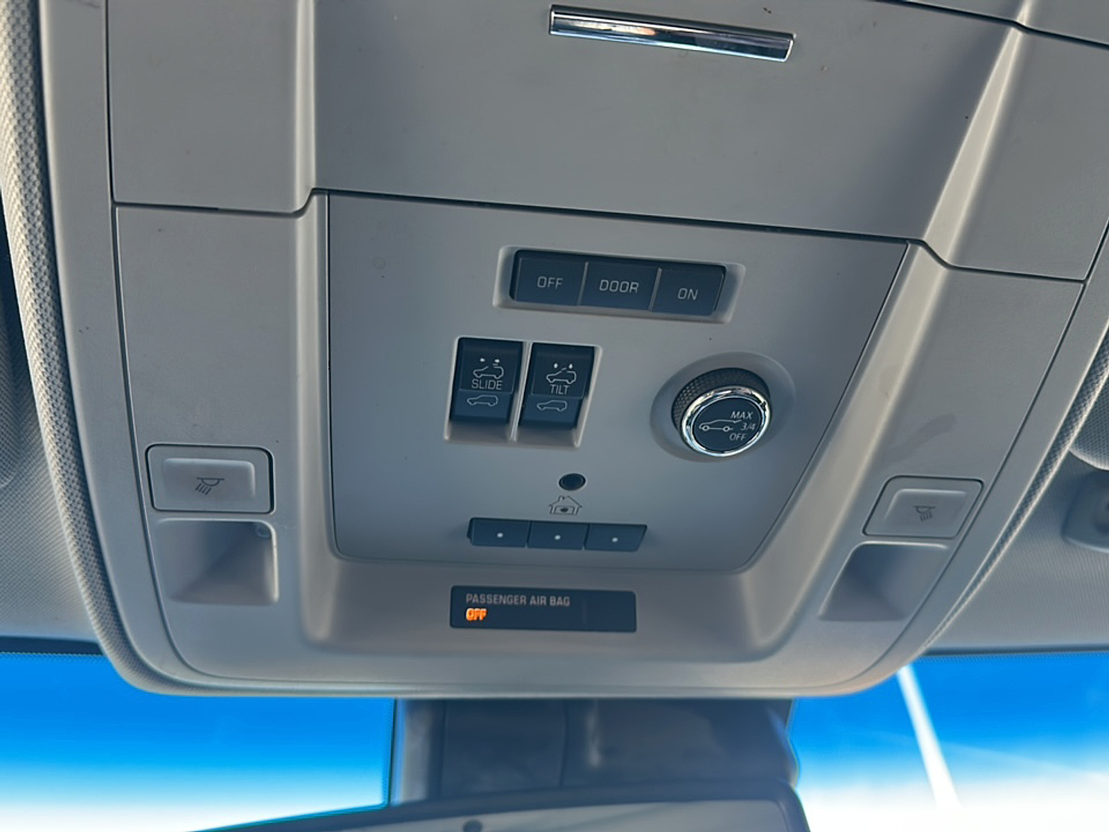 2019 Chevrolet Suburban Premier photo 10