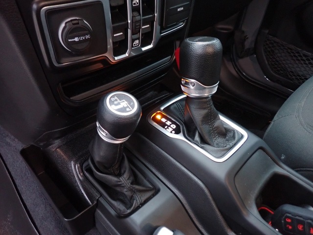 2022 Jeep Gladiator Sport photo 21