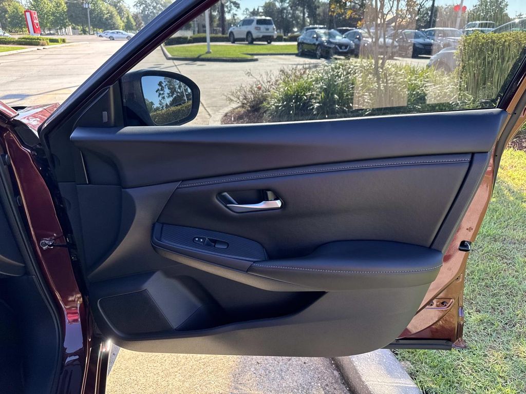 2025 Nissan Sentra SV photo 11