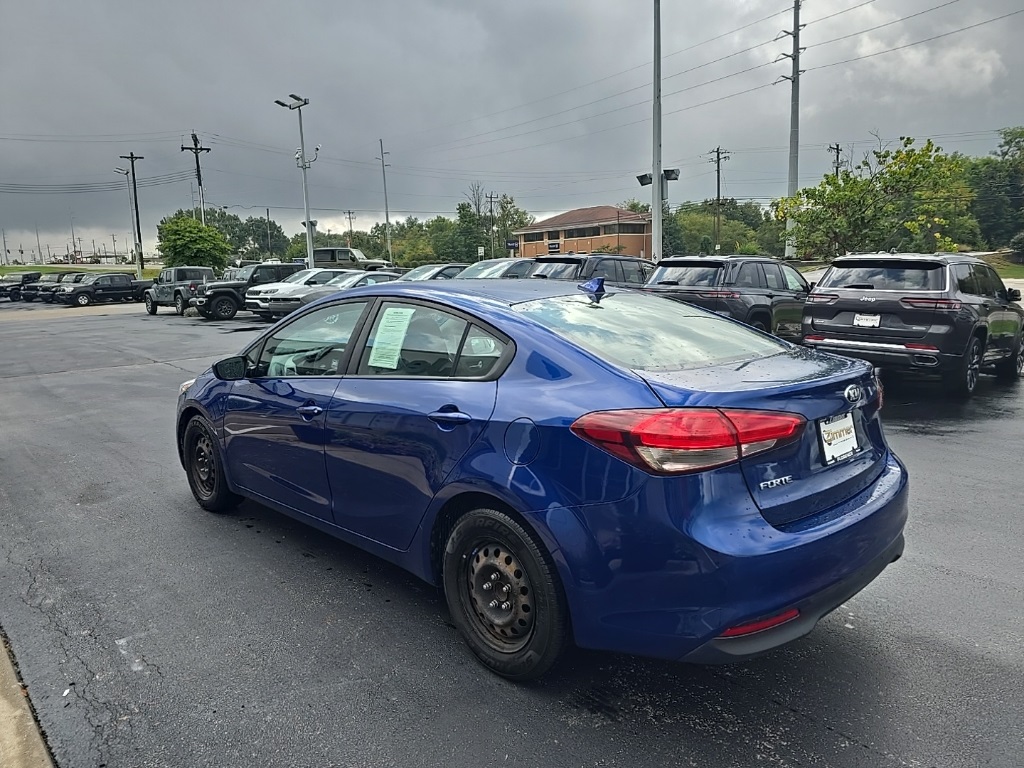 2017 Kia Forte LX Base photo 6