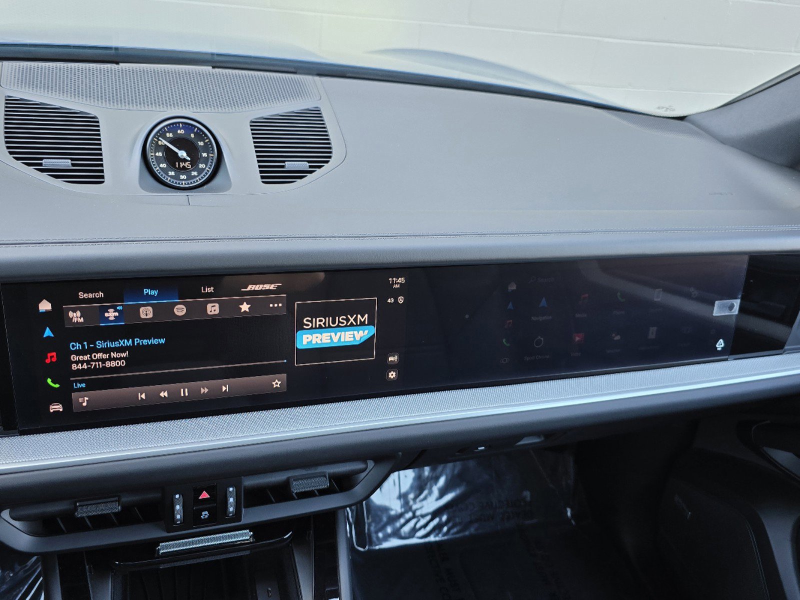 2025 Porsche Cayenne photo 18