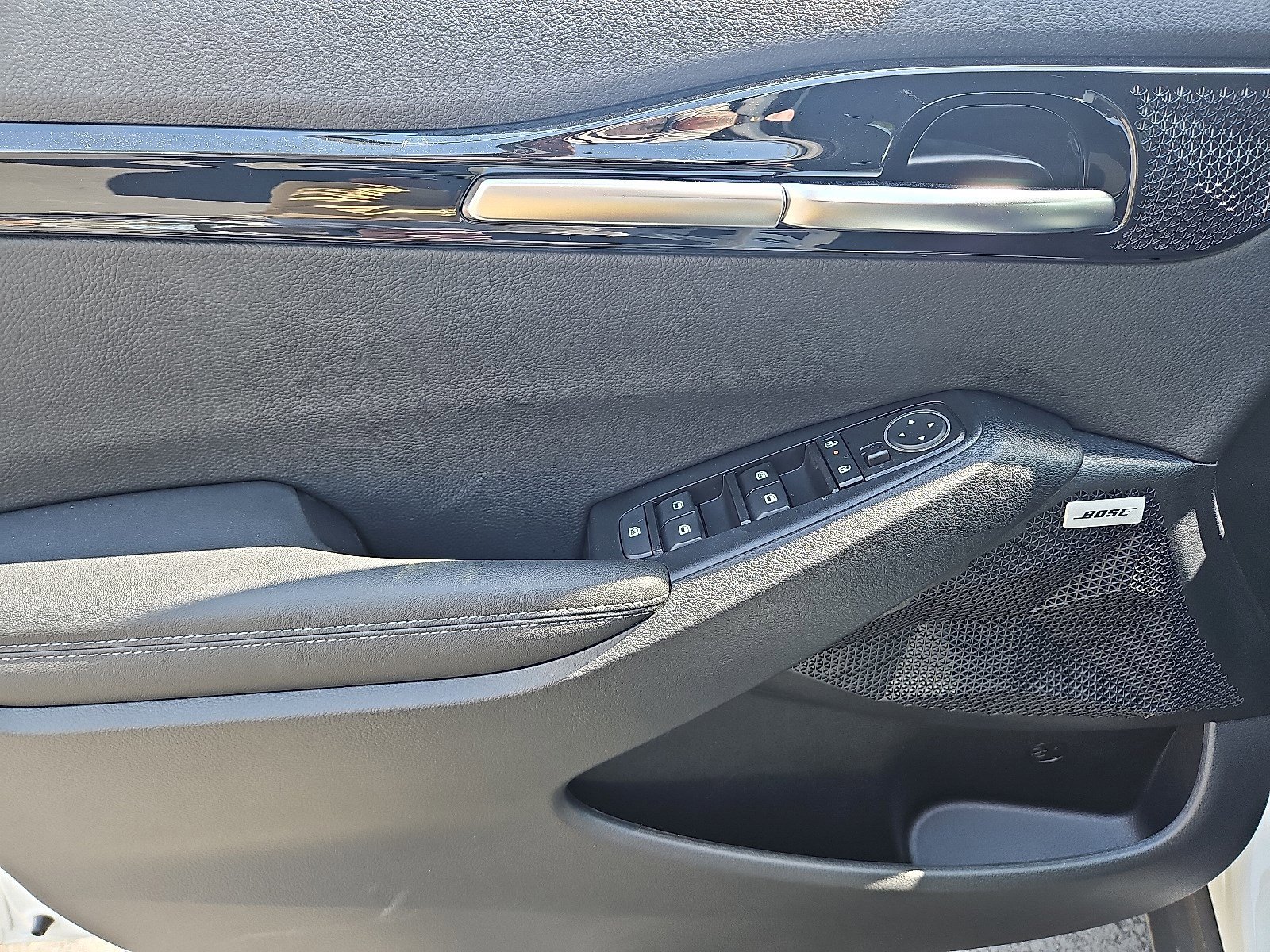 2025 Kia Seltos SX photo 7