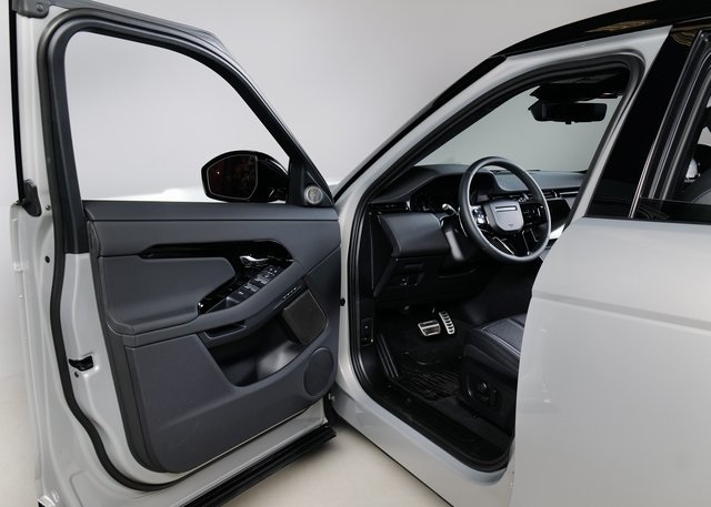 2026 Land Rover Range Rover Evoque Dynamic SE photo 16
