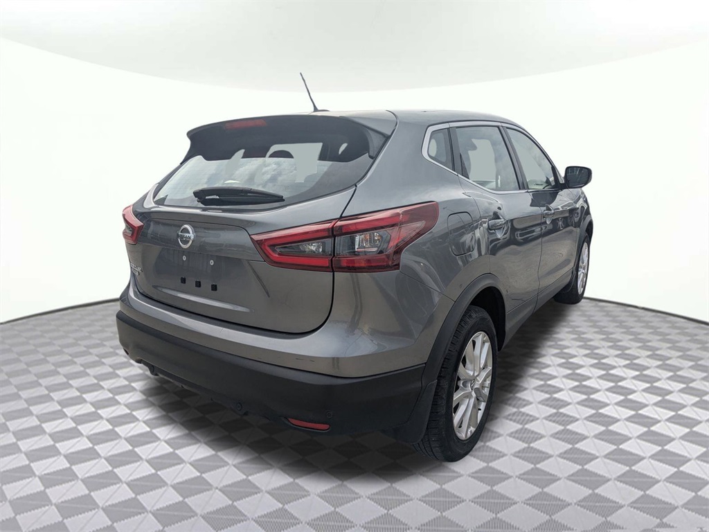 2021 Nissan Rogue Sport S photo 2