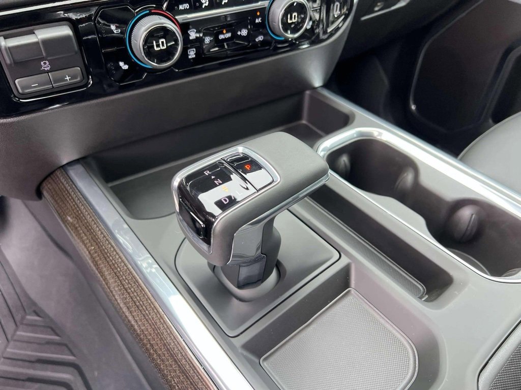 2024 Chevrolet Silverado 1500 RST photo 12