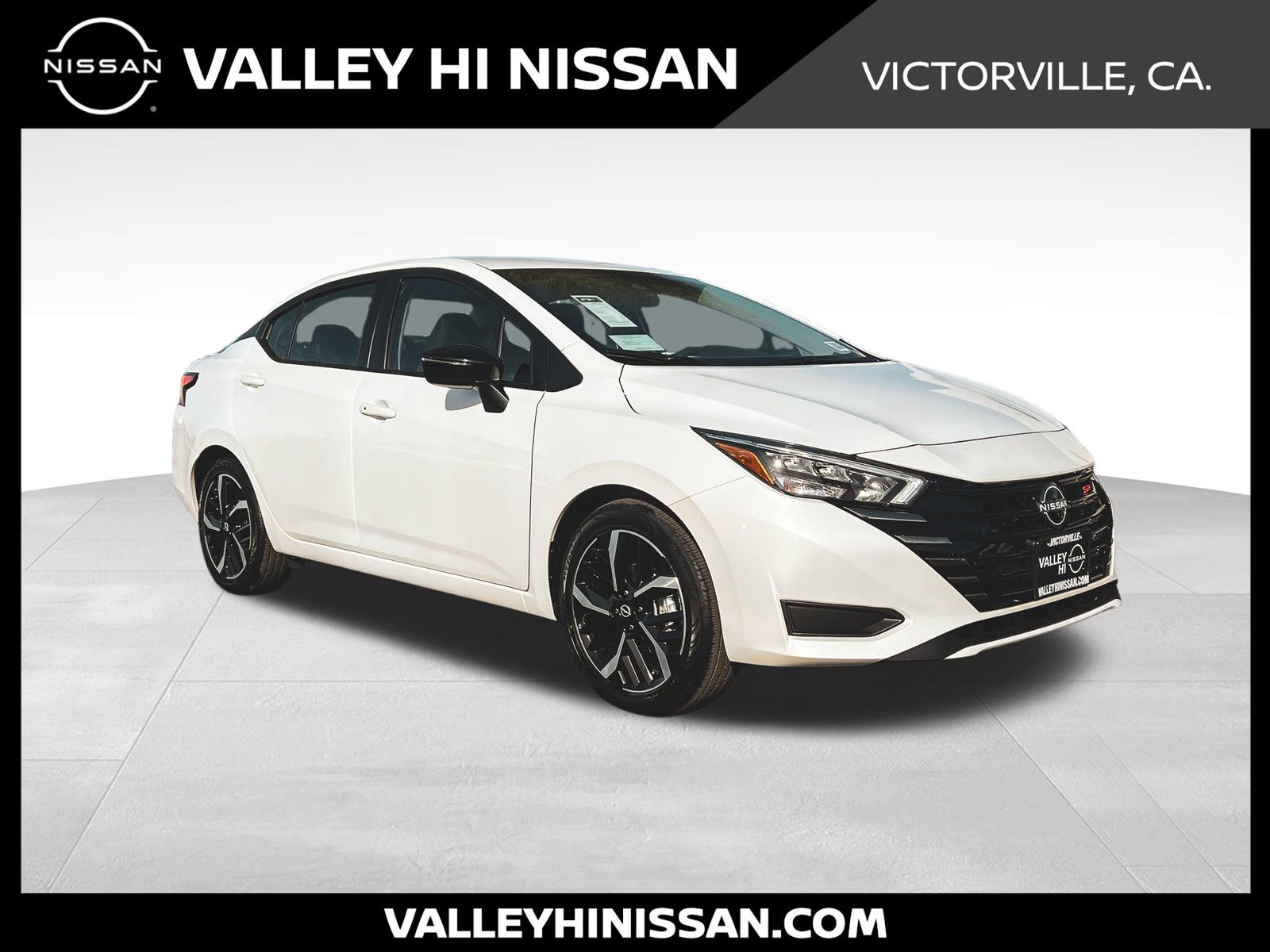 2025 Nissan Versa Sedan SR's photo