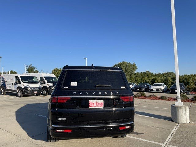 2025 Jeep Wagoneer Base photo 3