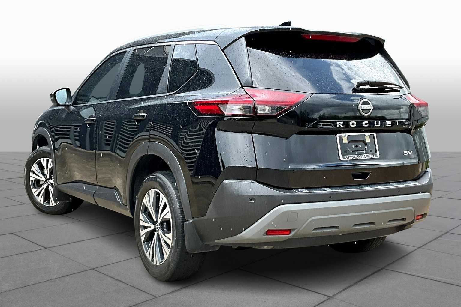 2022 Nissan Rogue SV photo 10